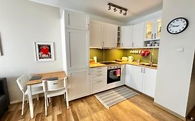 Różana Apartment with Parking